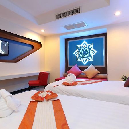 The Royal Palm Beach Front Patong Экстерьер фото