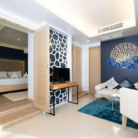 The Royal Palm Beach Front Patong Экстерьер фото