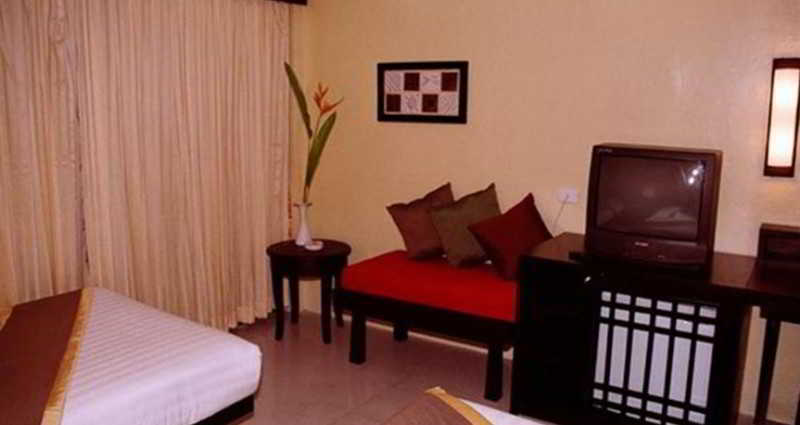 The Royal Palm Beach Front Patong Экстерьер фото