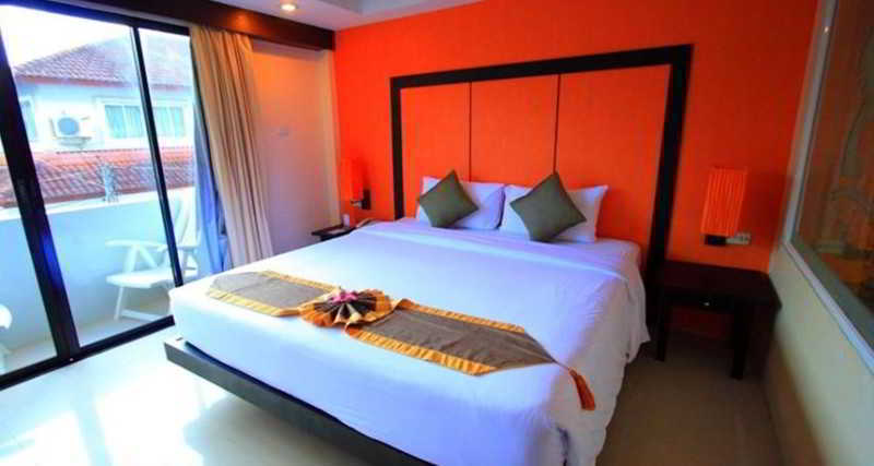 The Royal Palm Beach Front Patong Экстерьер фото
