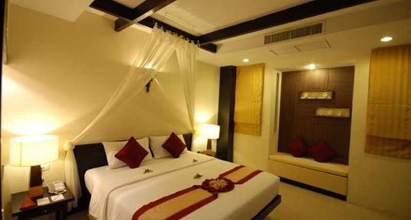 The Royal Palm Beach Front Patong Экстерьер фото
