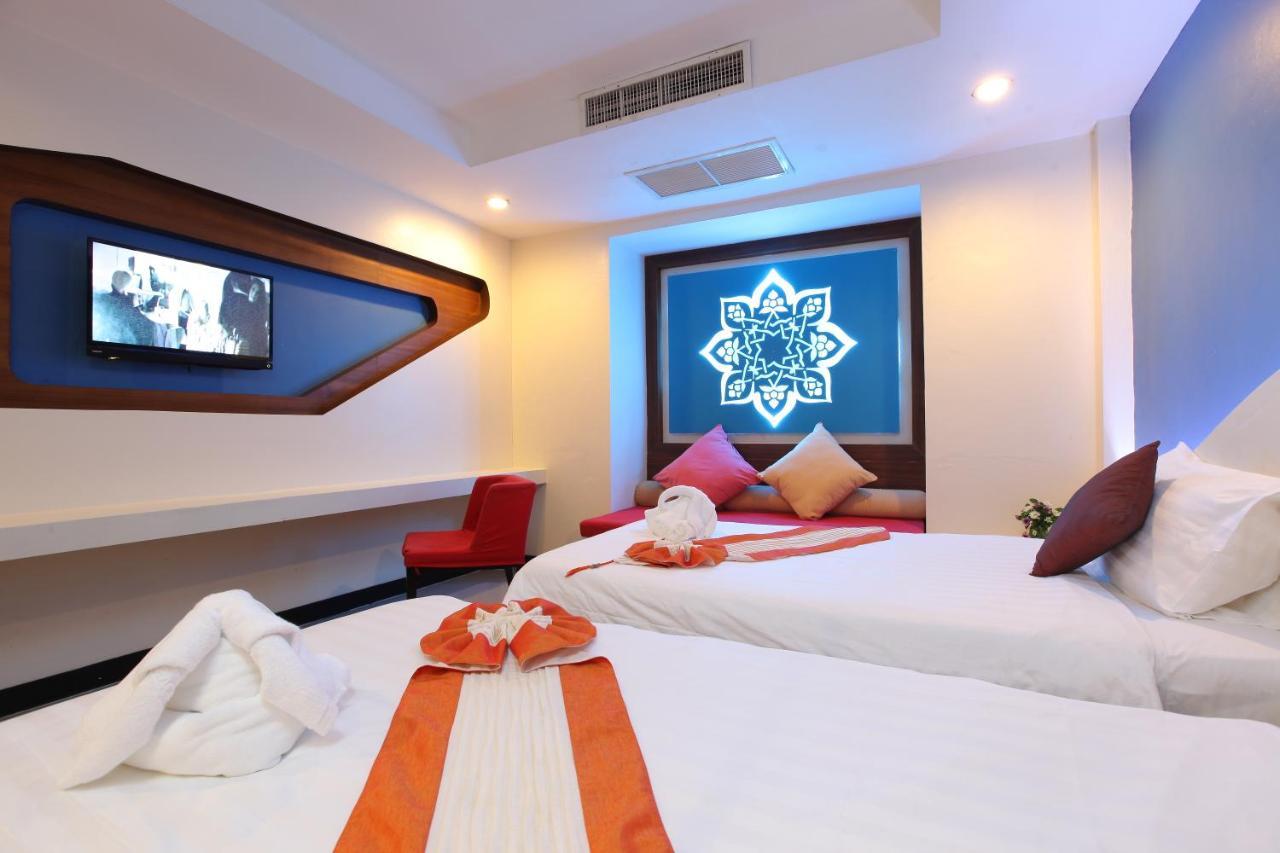 The Royal Palm Beach Front Patong Экстерьер фото