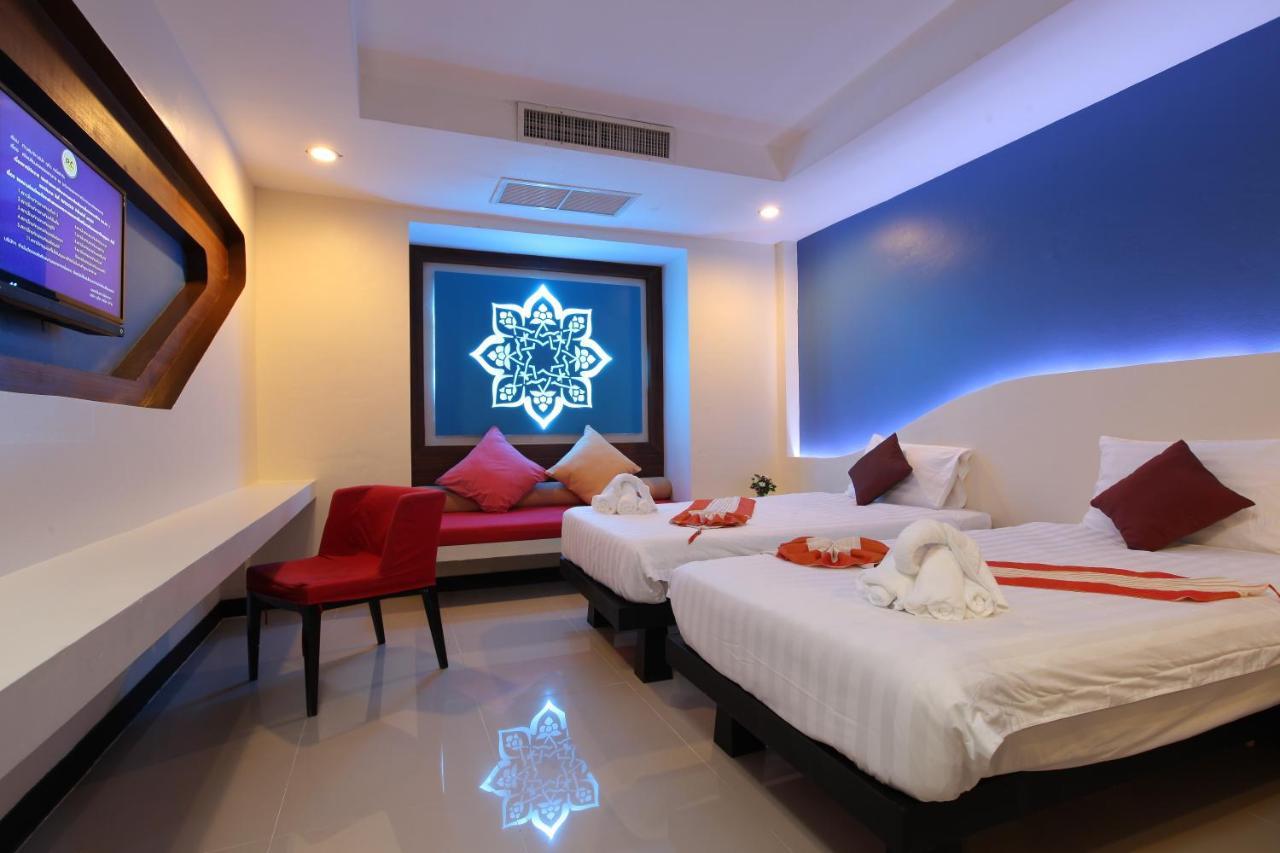 The Royal Palm Beach Front Patong Экстерьер фото