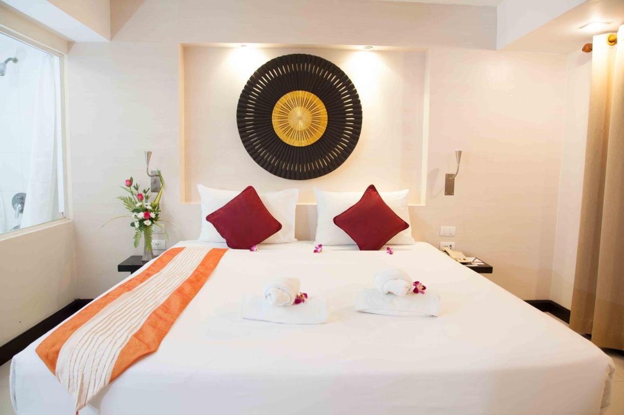 The Royal Palm Beach Front Patong Экстерьер фото