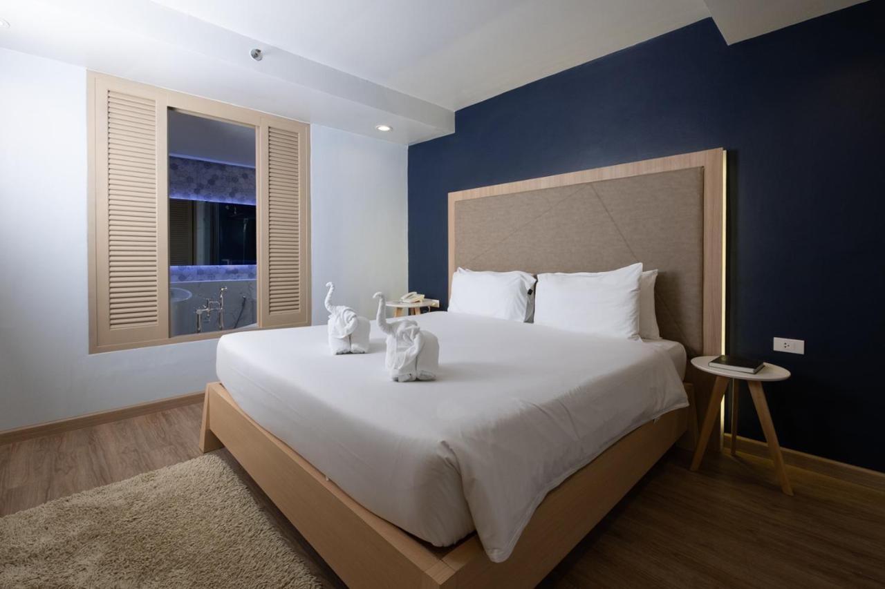The Royal Palm Beach Front Patong Экстерьер фото