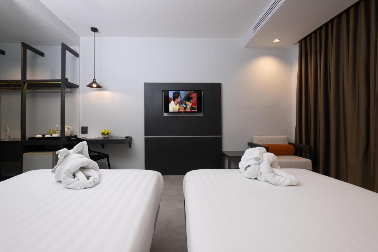 The Royal Palm Beach Front Patong Экстерьер фото