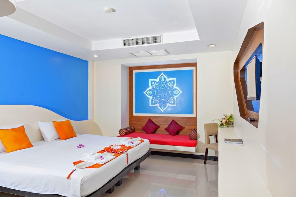 The Royal Palm Beach Front Patong Экстерьер фото